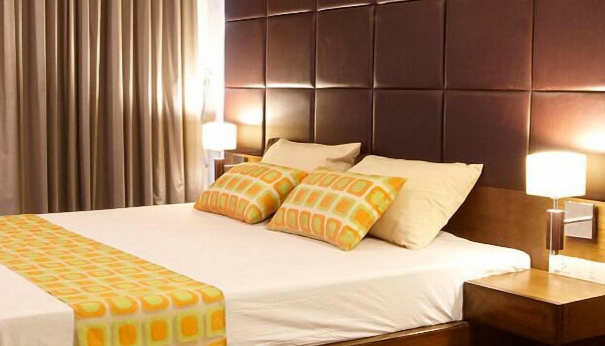 The Bangkok Cha Cha Suite Bagian luar foto