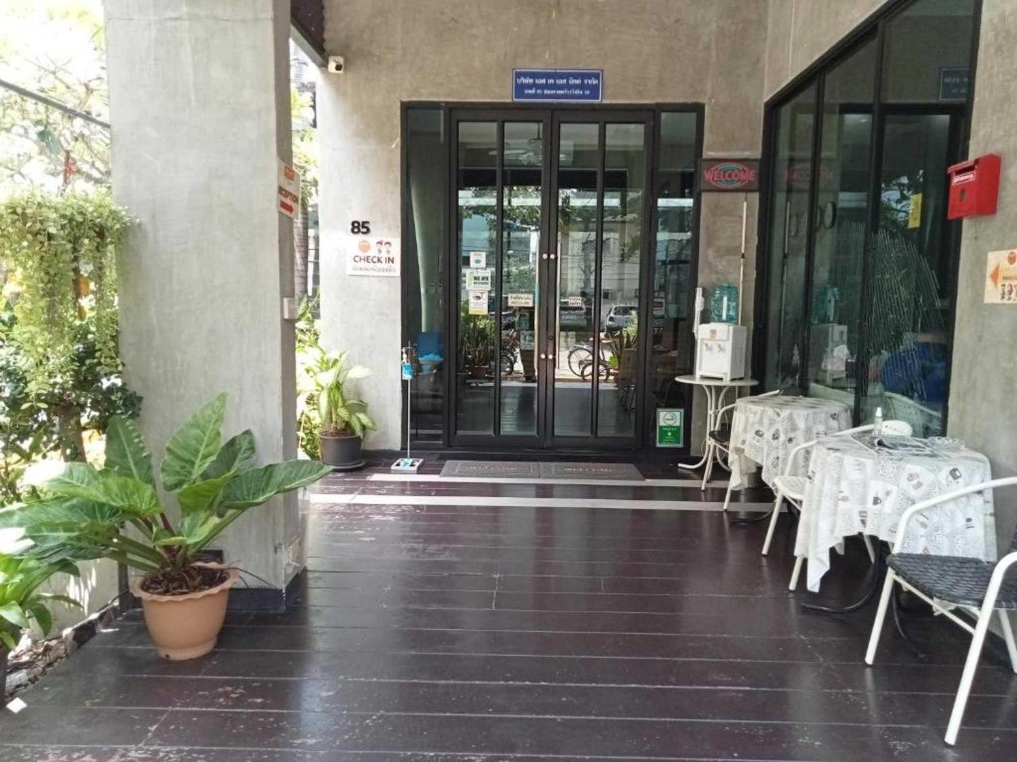 The Bangkok Cha Cha Suite Bagian luar foto