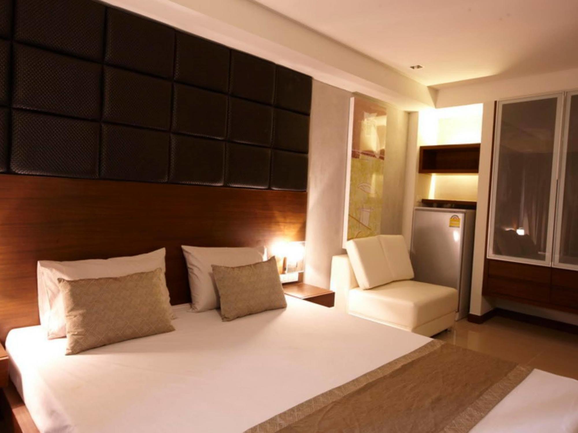 The Bangkok Cha Cha Suite Bagian luar foto